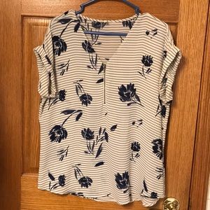 Maurice’s short sleeve floral shirt